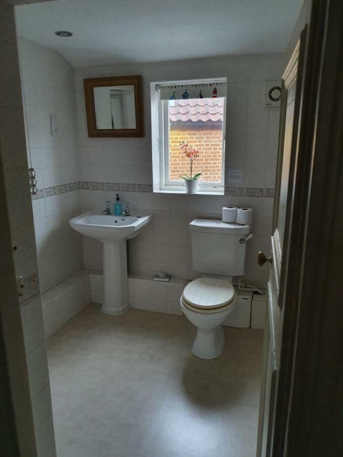 Chimes Bed And Breakfast Reepham  Bagian luar foto