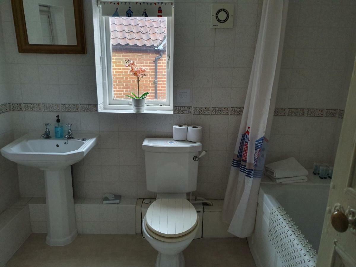 Chimes Bed And Breakfast Reepham  Bagian luar foto